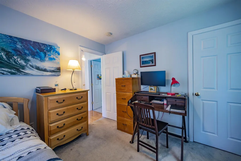 5 Dove Road Hooksett NH 03106