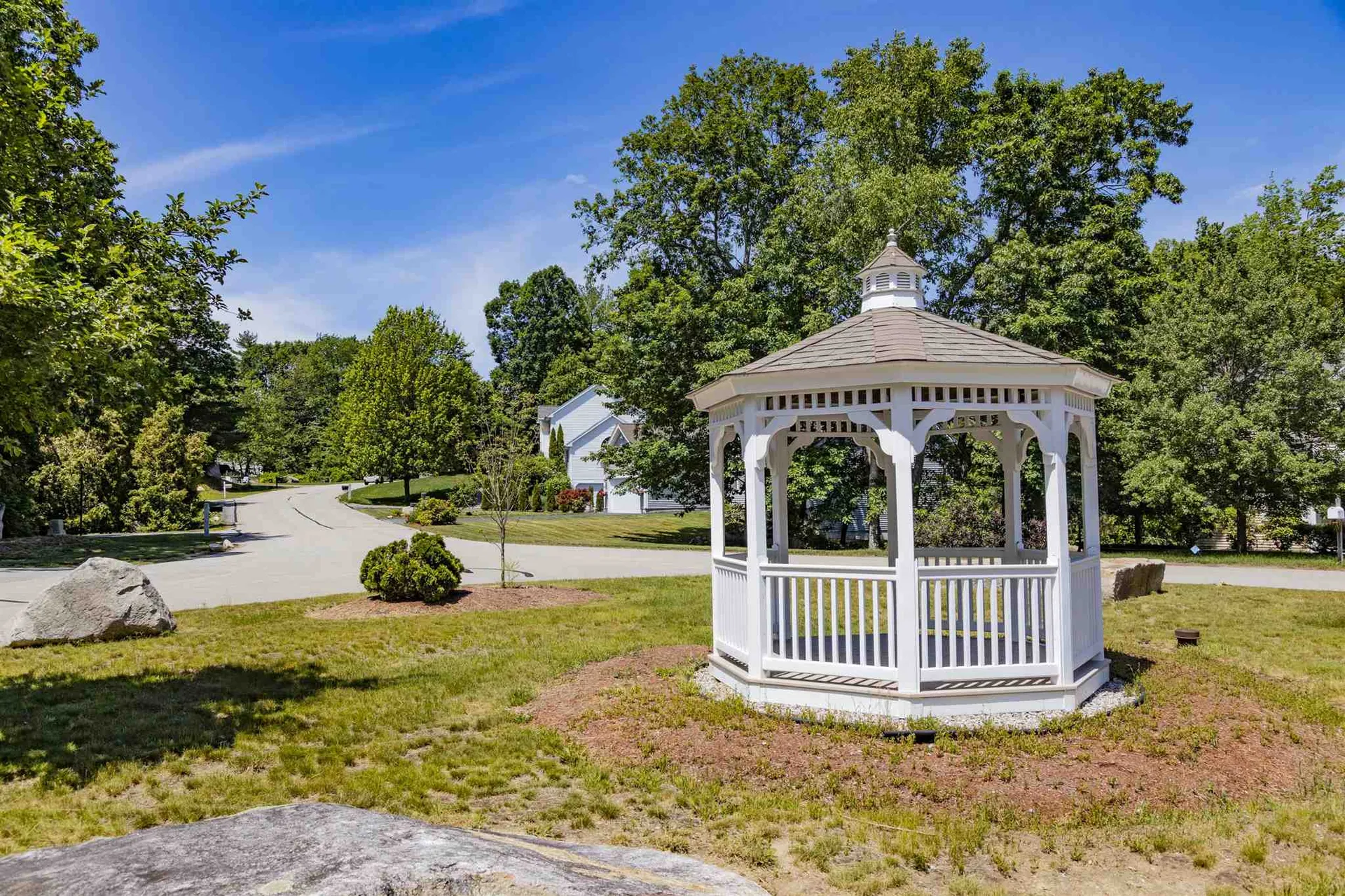 5 Dove Road Hooksett NH 03106