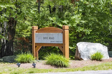 5 Dove Road Hooksett NH 03106