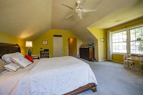 5 Dove Road Hooksett NH 03106