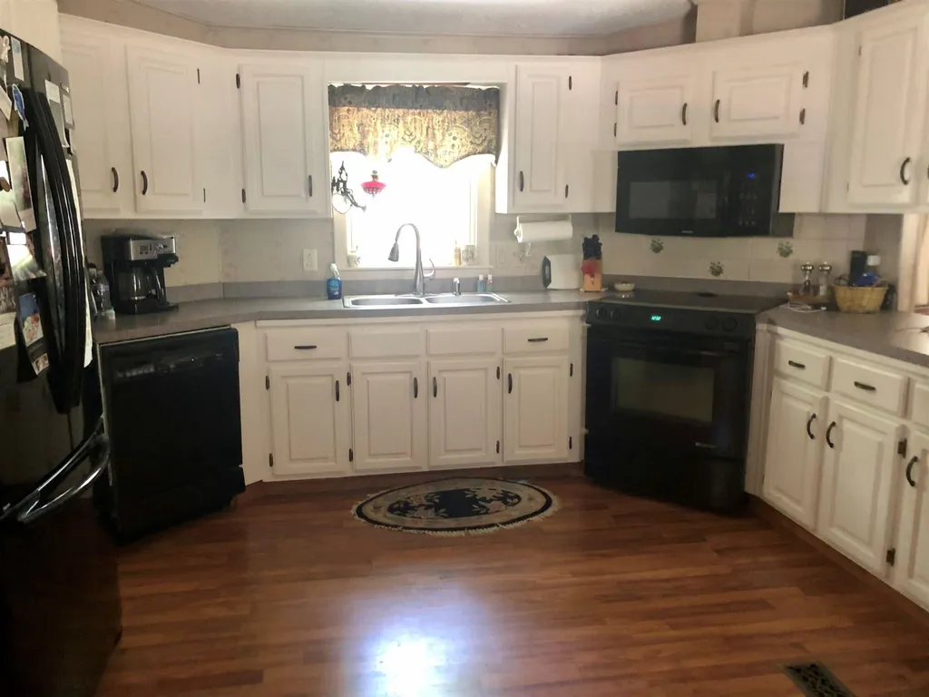 10 N Blueberry Lane Rochester NH 03867