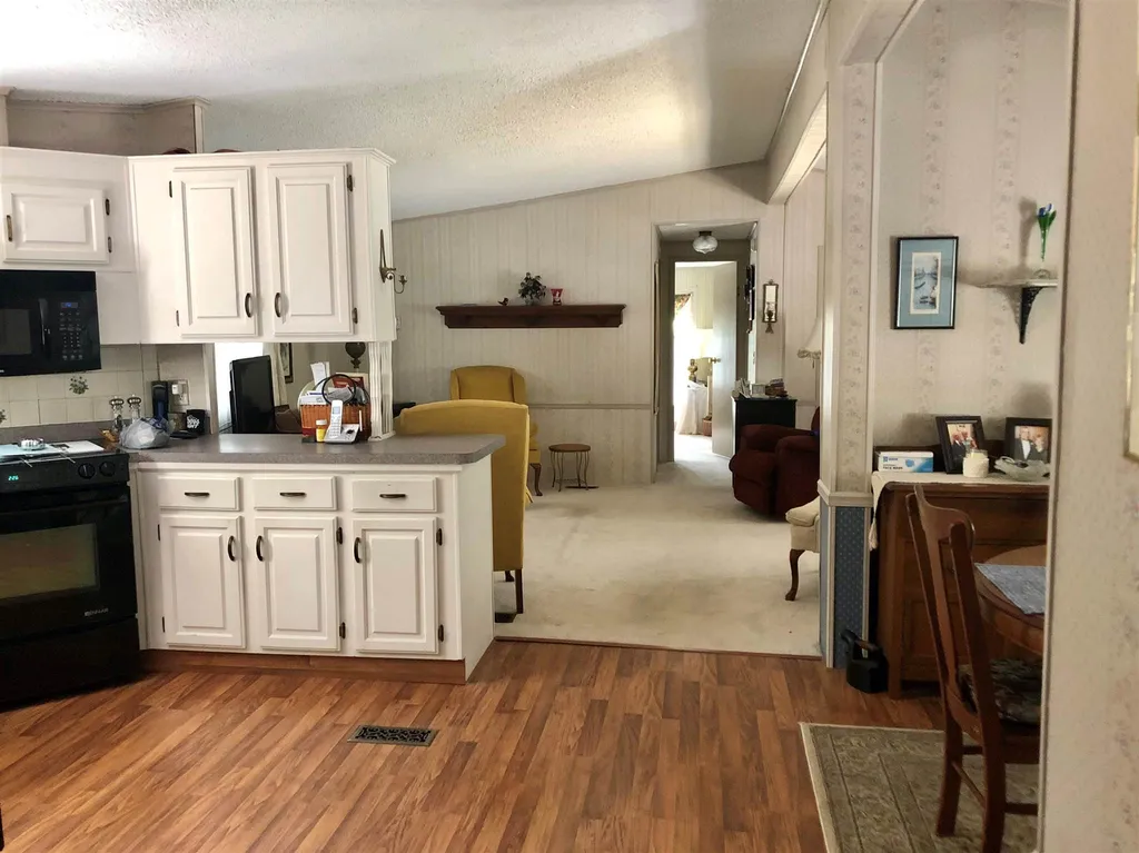 10 N Blueberry Lane Rochester NH 03867