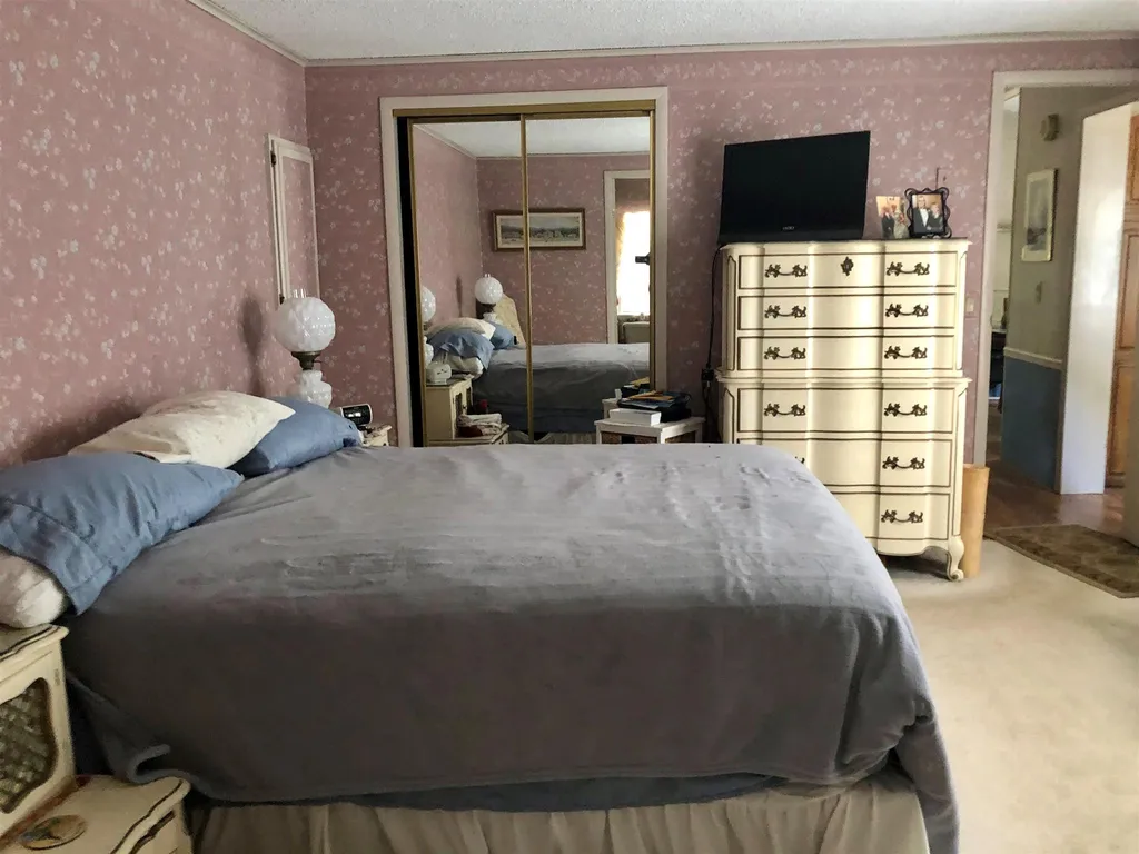 10 N Blueberry Lane Rochester NH 03867