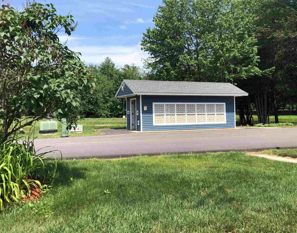 10 N Blueberry Lane Rochester NH 03867