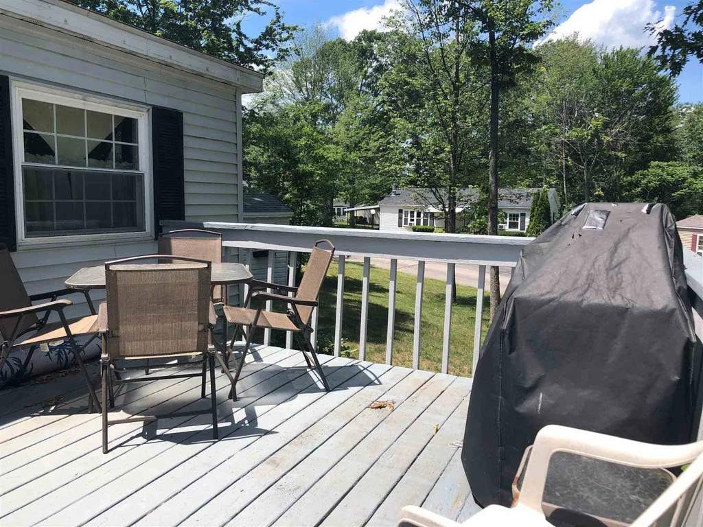 10 N Blueberry Lane Rochester NH 03867