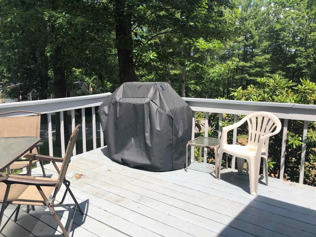 10 N Blueberry Lane Rochester NH 03867