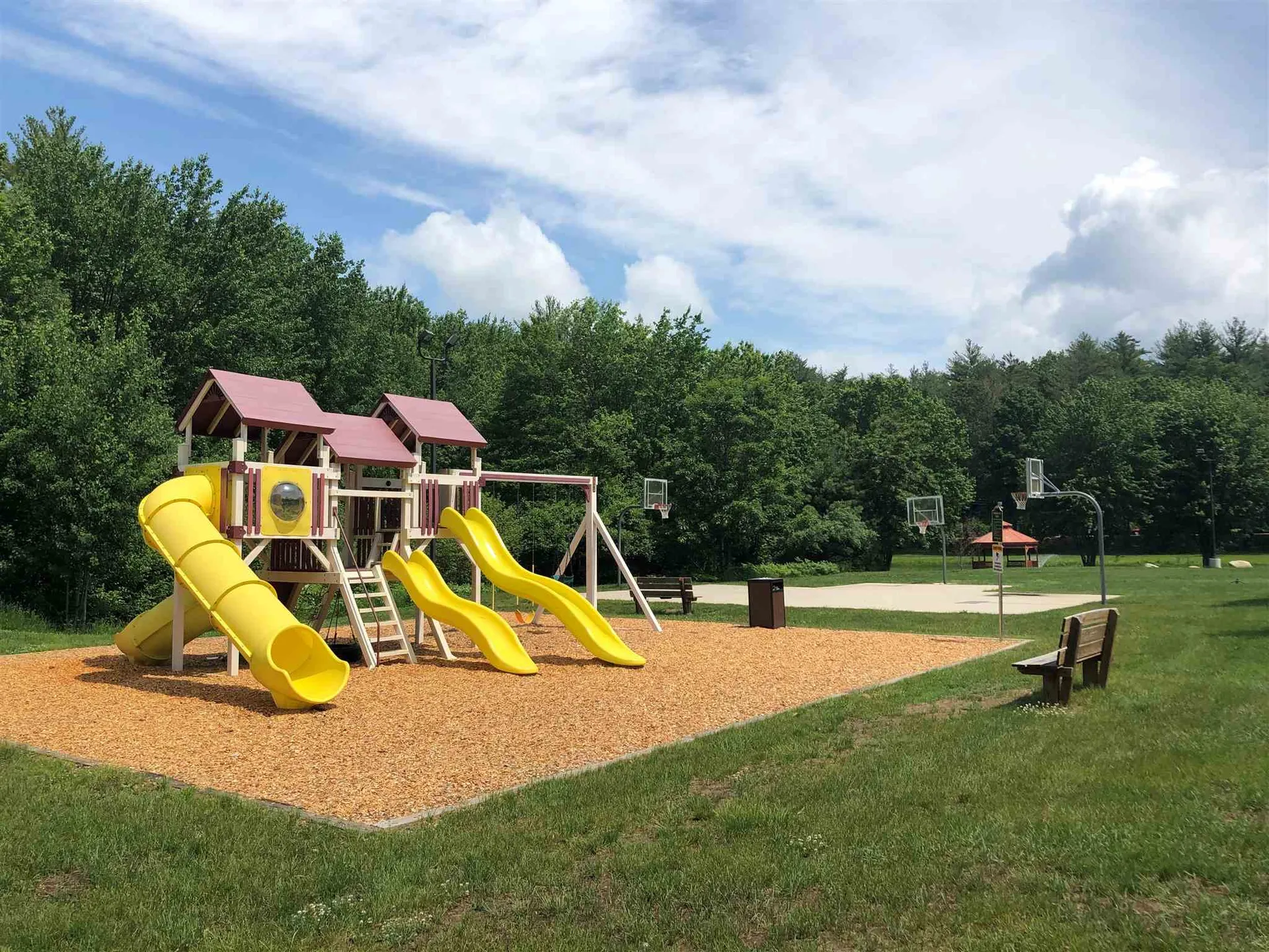 10 N Blueberry Lane Rochester NH 03867