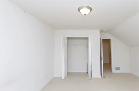 242 A Ledgewood Lane Georgia VT 05468