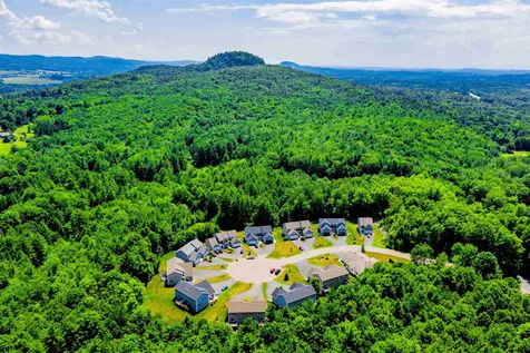 242 A Ledgewood Lane Georgia VT 05468
