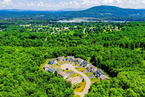 242 A Ledgewood Lane Georgia VT 05468