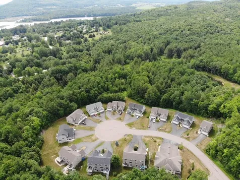 242 A Ledgewood Lane Georgia VT 05468