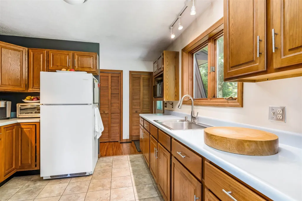 904 Weaver Road Huntington VT 05462