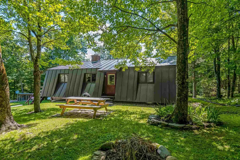 904 Weaver Road Huntington VT 05462