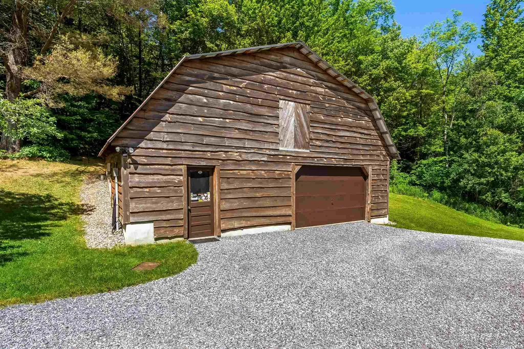904 Weaver Road Huntington VT 05462