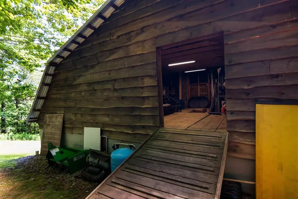 904 Weaver Road Huntington VT 05462