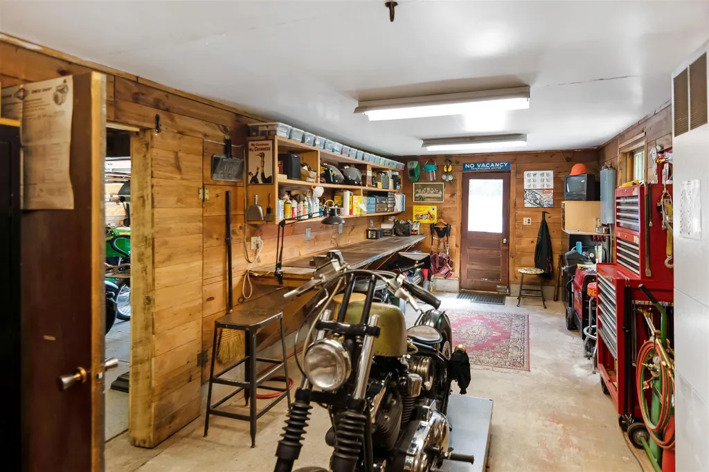 904 Weaver Road Huntington VT 05462