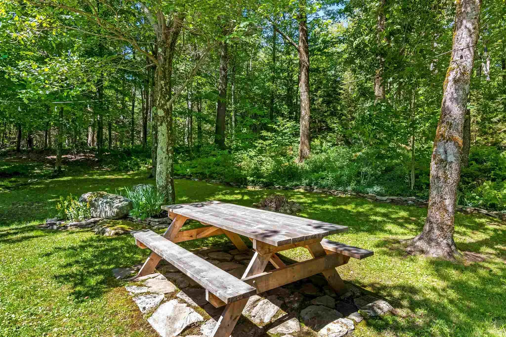 904 Weaver Road Huntington VT 05462