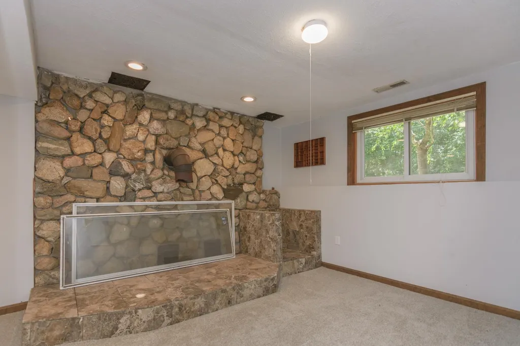 26 Country Acres Road Sandown NH 03873