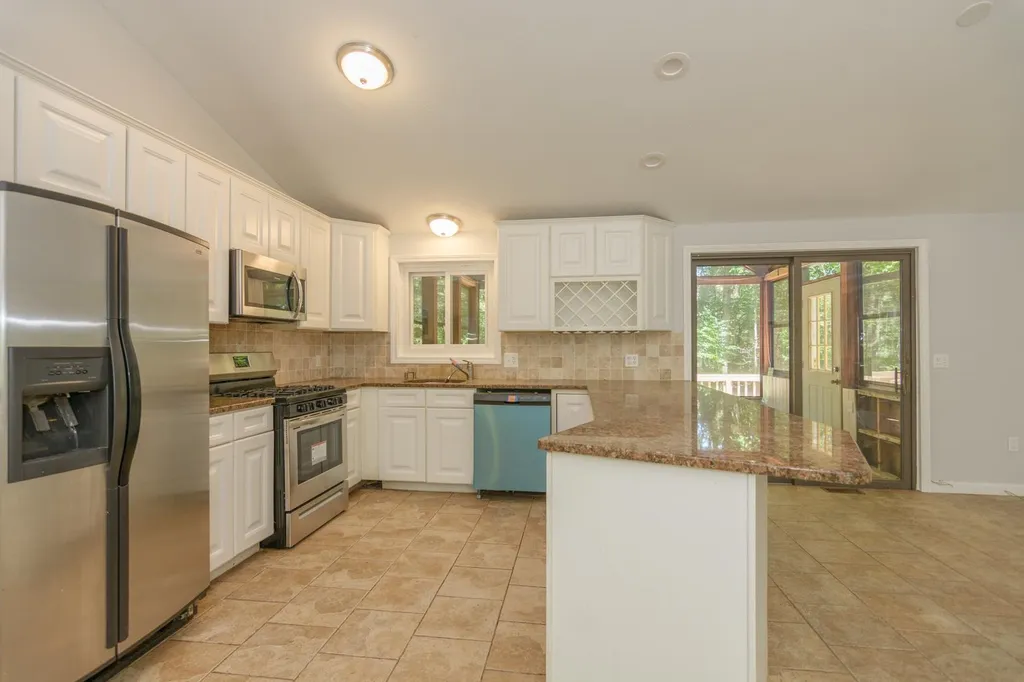26 Country Acres Road Sandown NH 03873