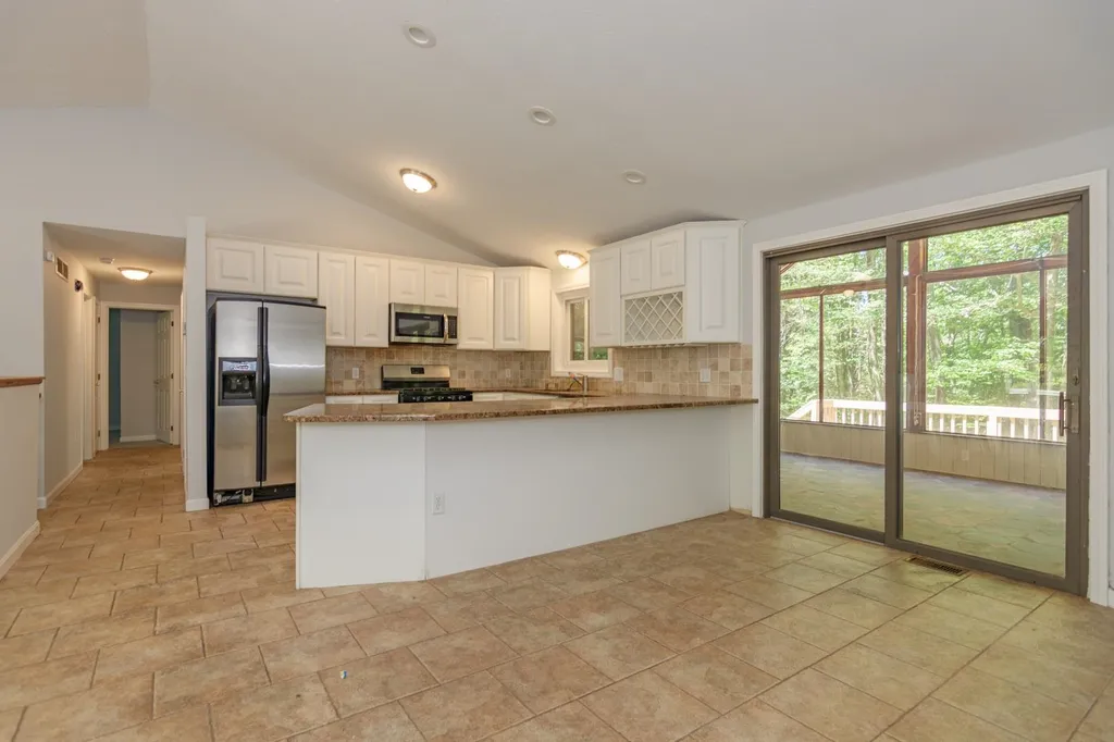 26 Country Acres Road Sandown NH 03873