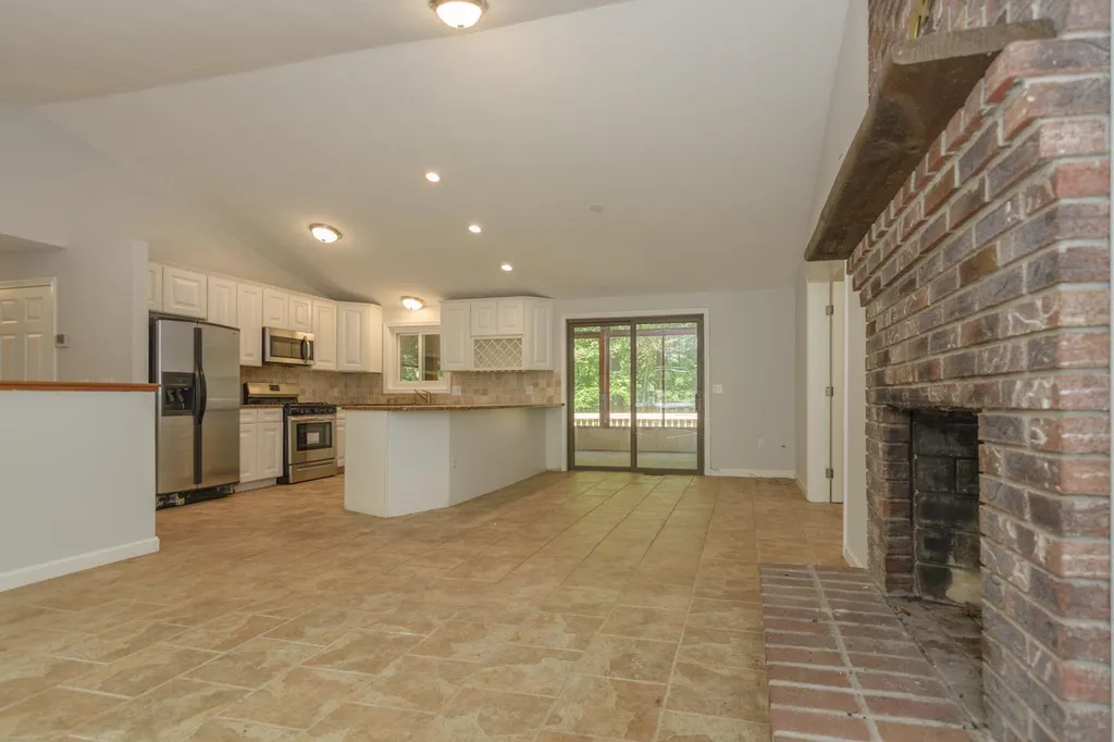 26 Country Acres Road Sandown NH 03873
