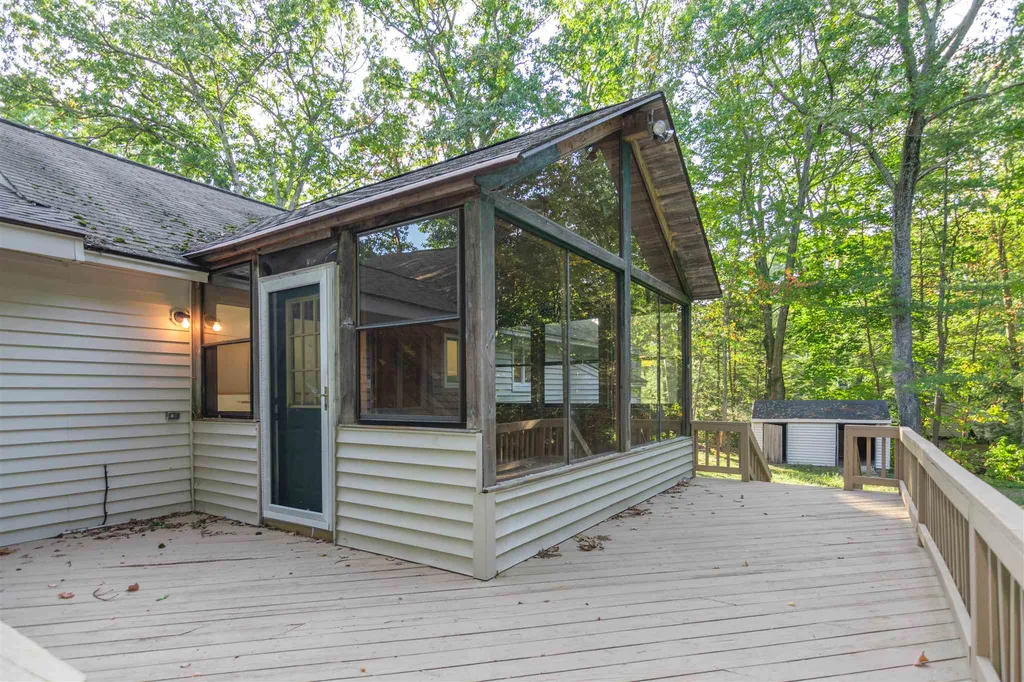 26 Country Acres Road Sandown NH 03873