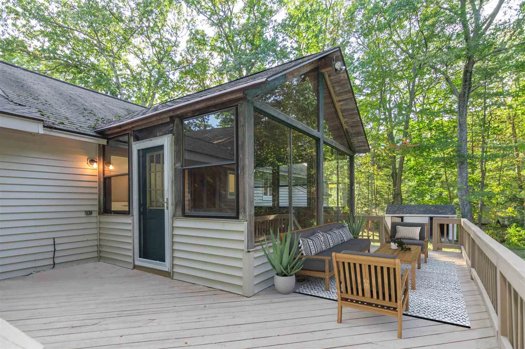 26 Country Acres Road Sandown NH 03873