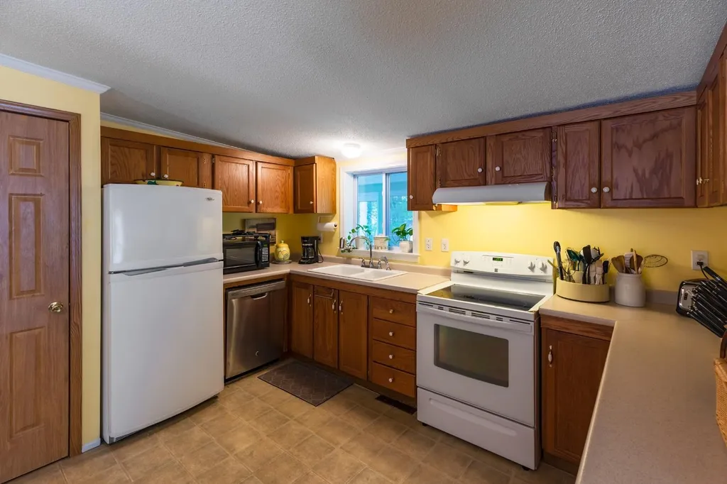 76 Eagle Drive Rochester NH 03868