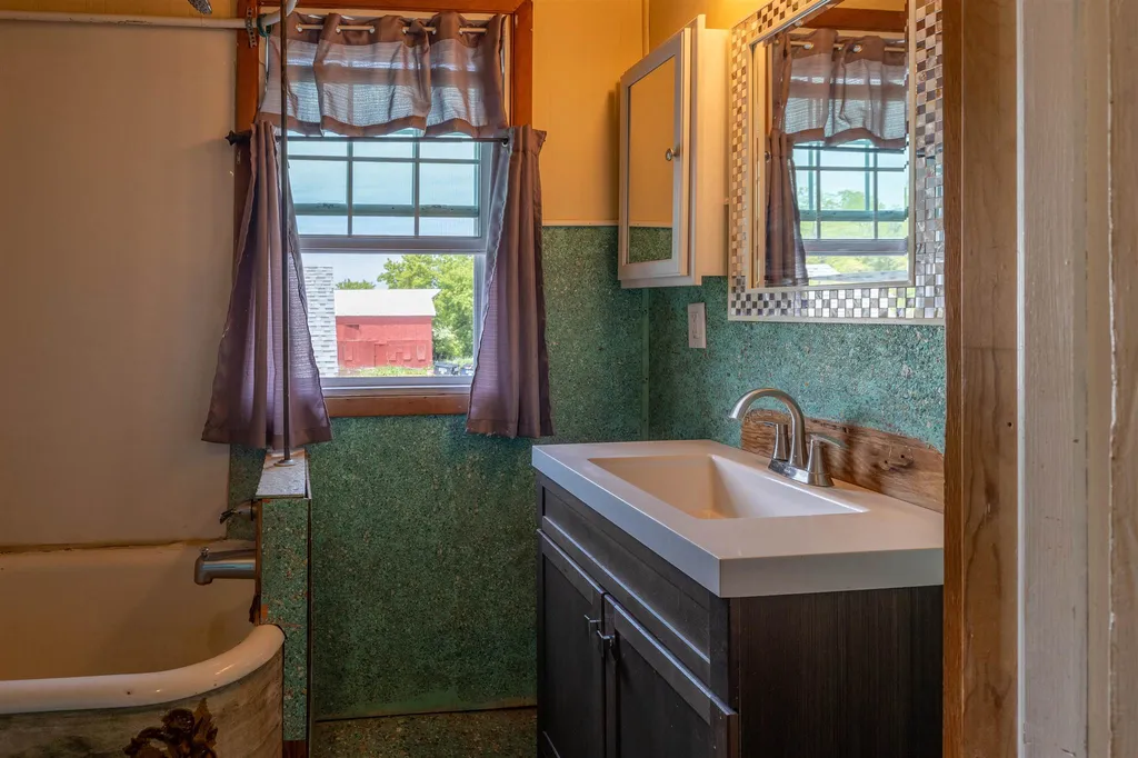 1324 Ferry Road Charlotte VT 05445