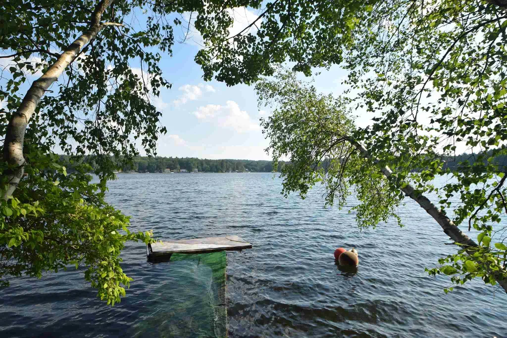 16 Springdale Lane Pelham NH 03076