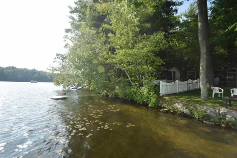 16 Springdale Lane Pelham NH 03076