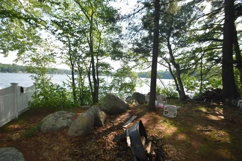 16 Springdale Lane Pelham NH 03076