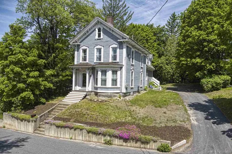18 Winter Street Newport NH 03773