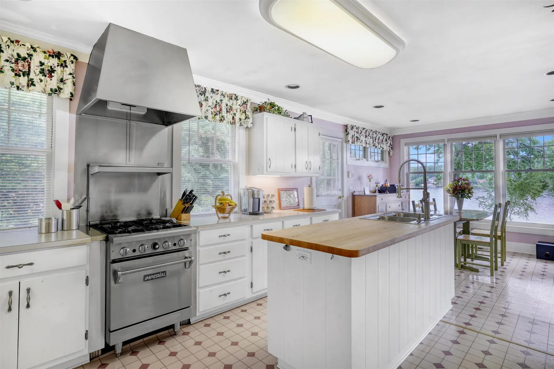 15 Gardner Road Windham NH 03087