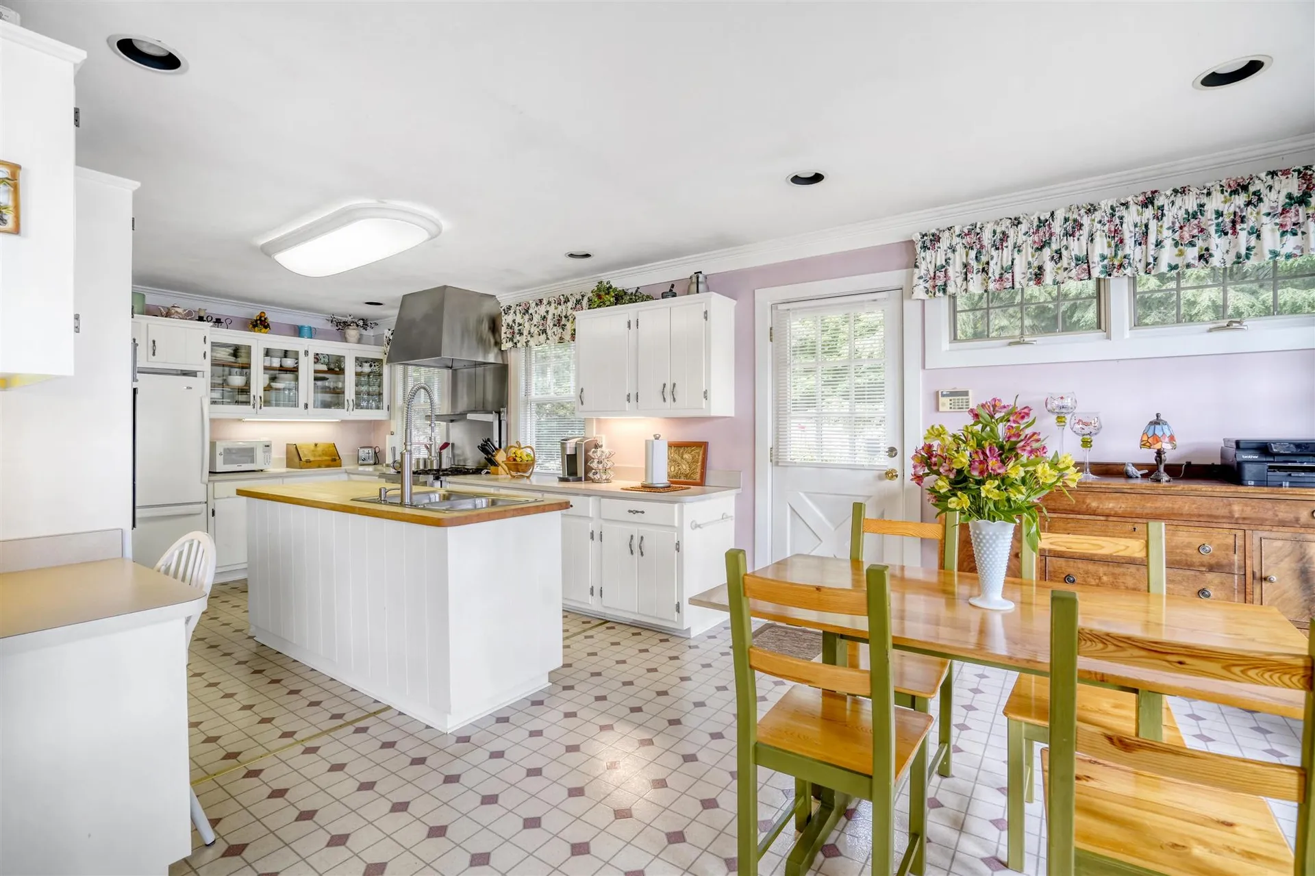 15 Gardner Road Windham NH 03087