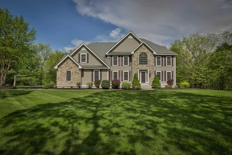 41 Cedar Crest Lane Auburn NH 03032