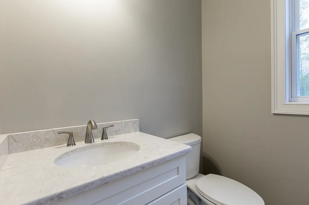 258 Wadleigh Falls Road Newmarket NH 03857
