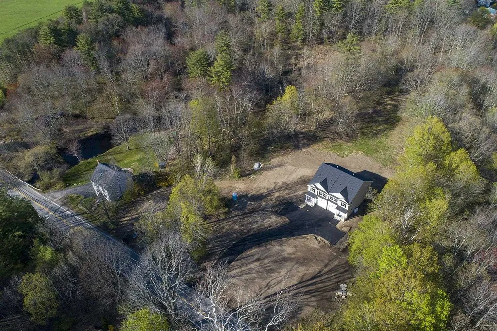 258 Wadleigh Falls Road Newmarket NH 03857