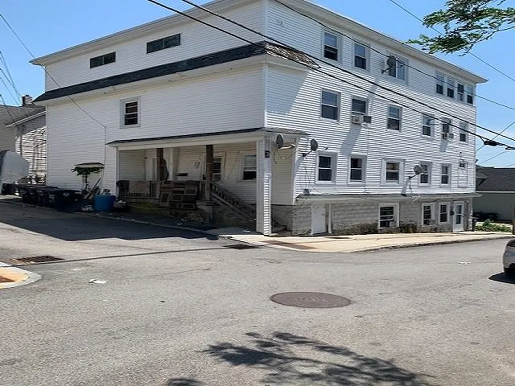 26 Hanover Street Nashua NH 03060