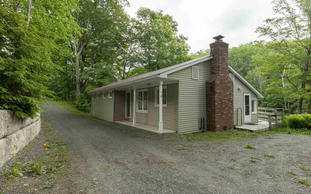 7 Lower Cemetery Road Langdon NH 03602