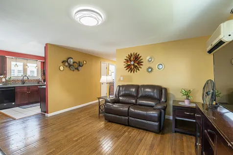 71 Warner Street Manchester NH 03102
