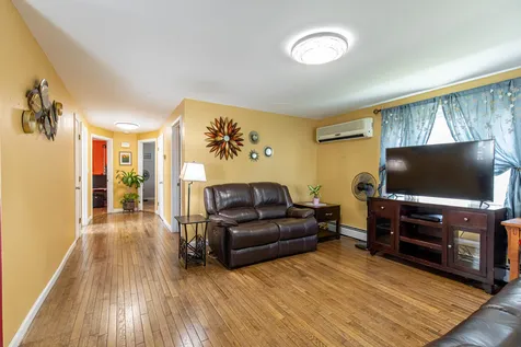 71 Warner Street Manchester NH 03102