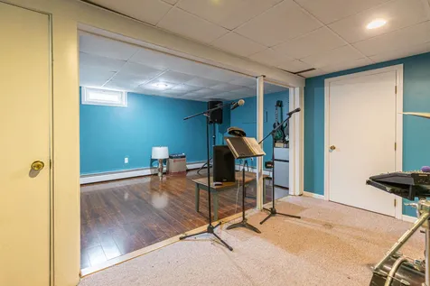 71 Warner Street Manchester NH 03102