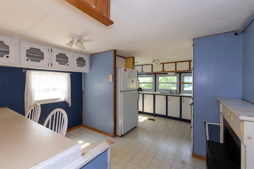 2 Marilyn Drive Allenstown NH 03275