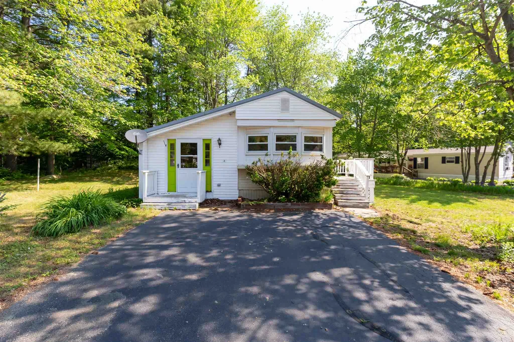 2 Marilyn Drive Allenstown NH 03275