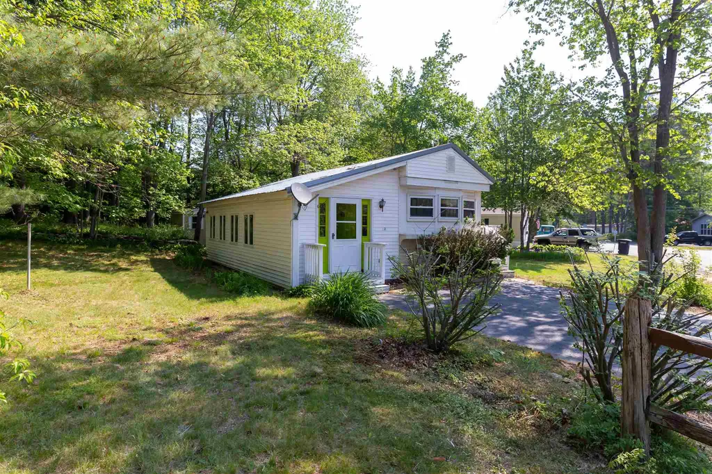 2 Marilyn Drive Allenstown NH 03275
