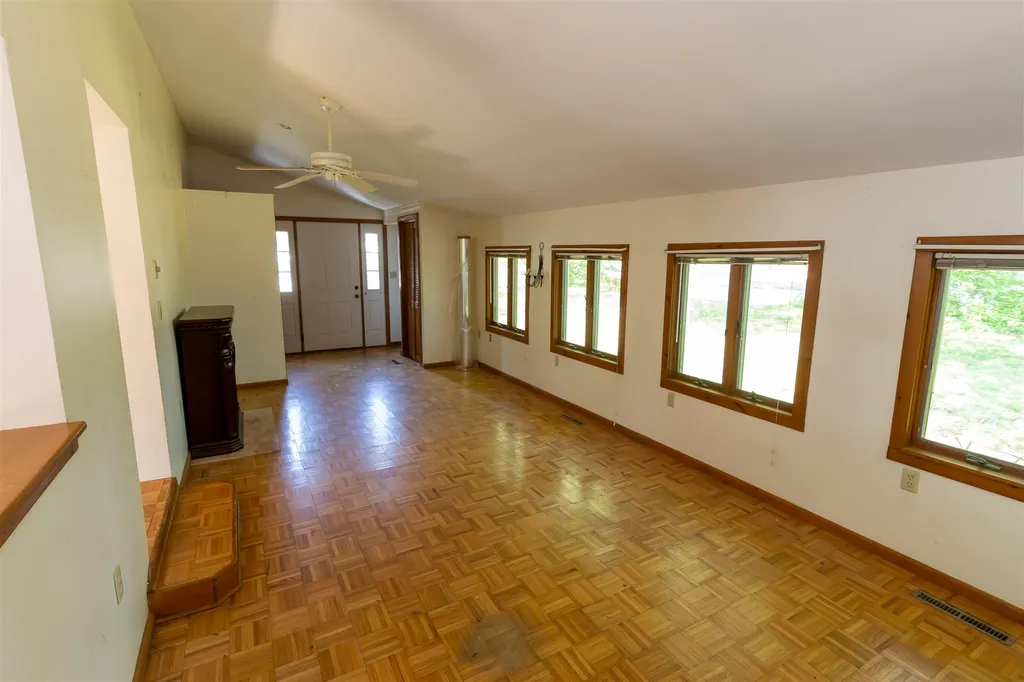 2 Marilyn Drive Allenstown NH 03275