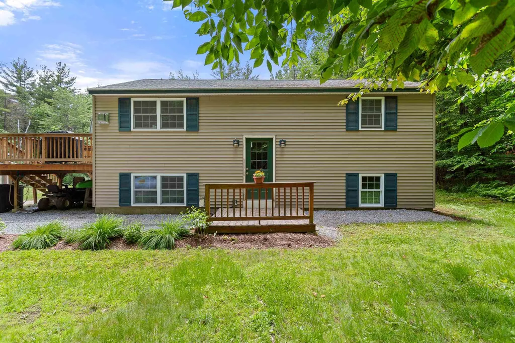 107 Upper Craney Hill Road Weare NH 03281