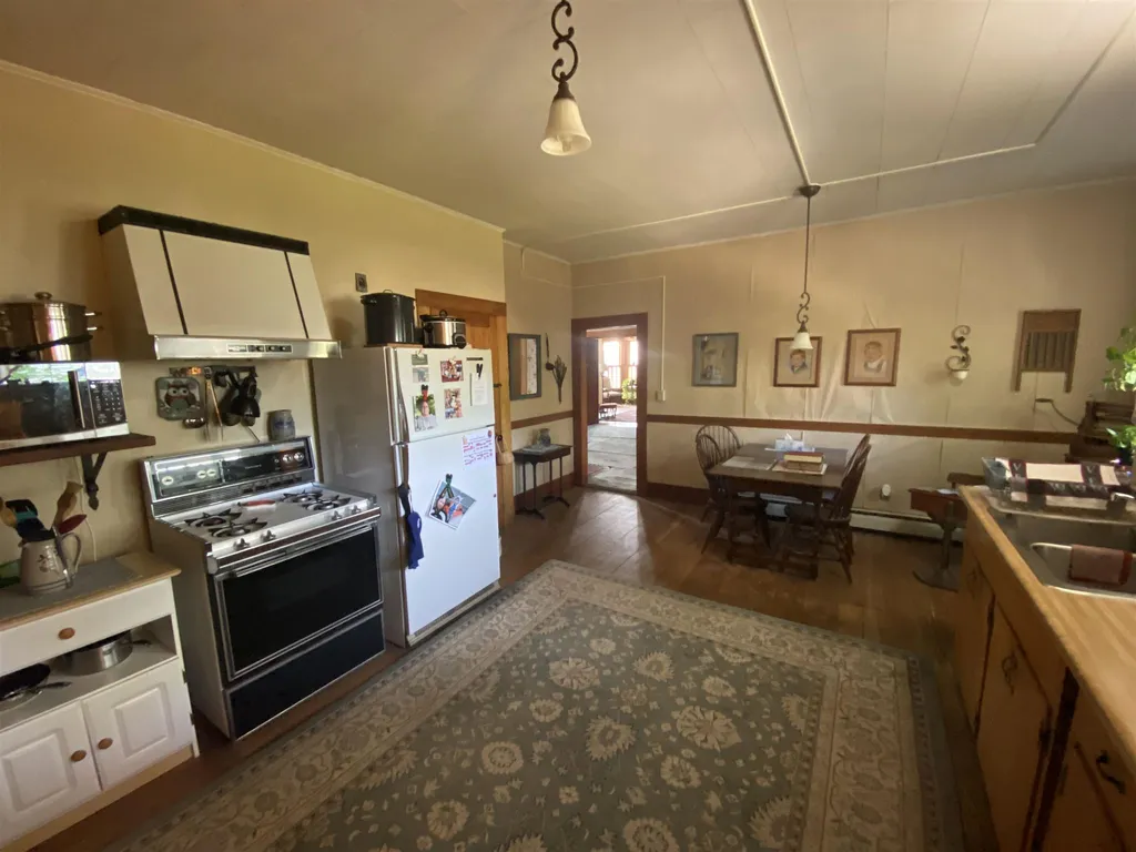 5054 Vt Route 14 Sharon VT 05065