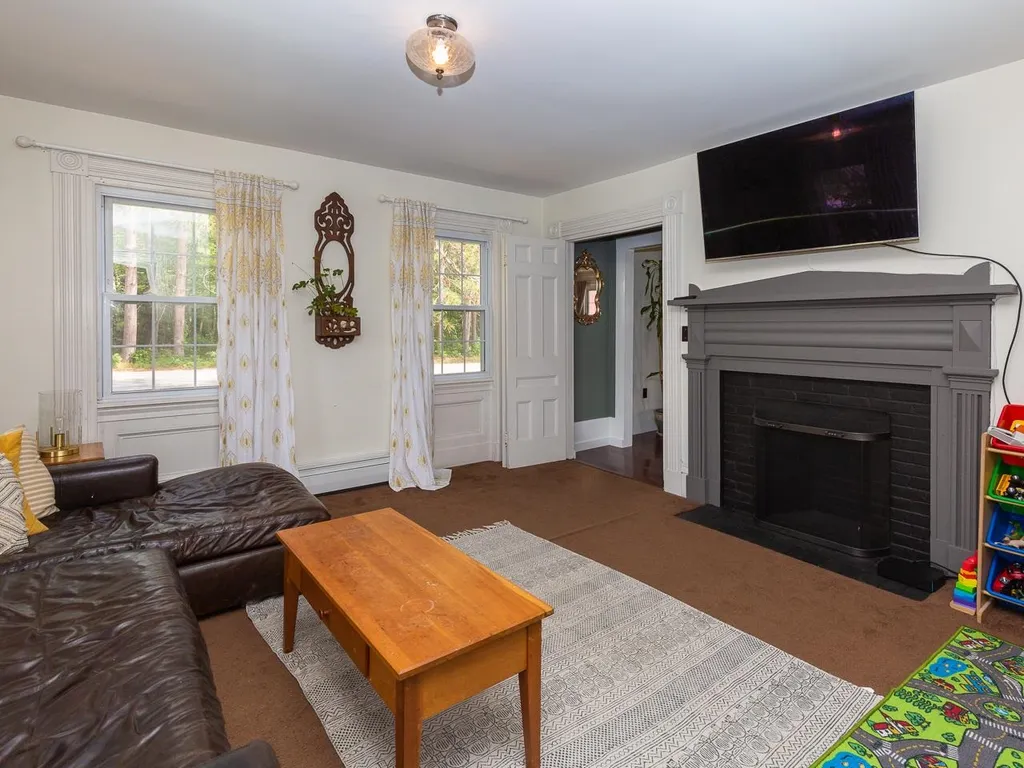 352 Packers Falls Road Durham NH 03824